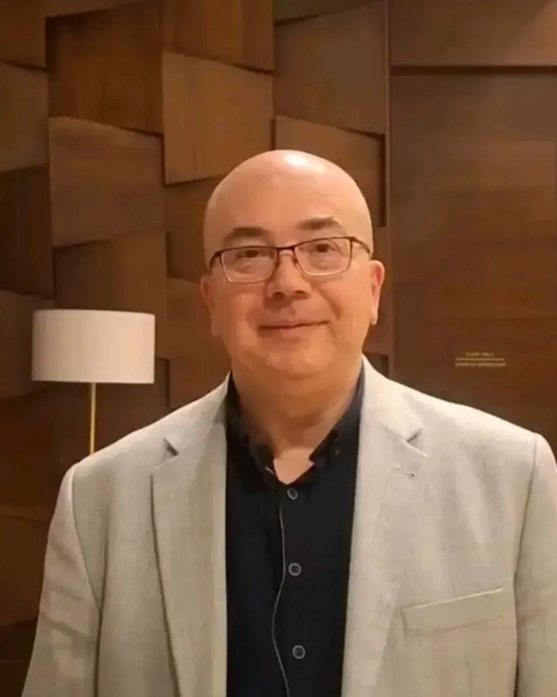 dr Saša Avakumović